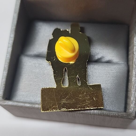 Nobels and Ladies Supporting Shriners Children Collectible Pin Brooch Gold Tone - Picture 3 of 4